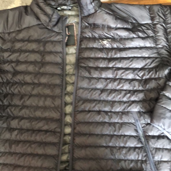 Arc’teryx • Lightweight Cerium SL Size Extra Large - Picture 2 of 11